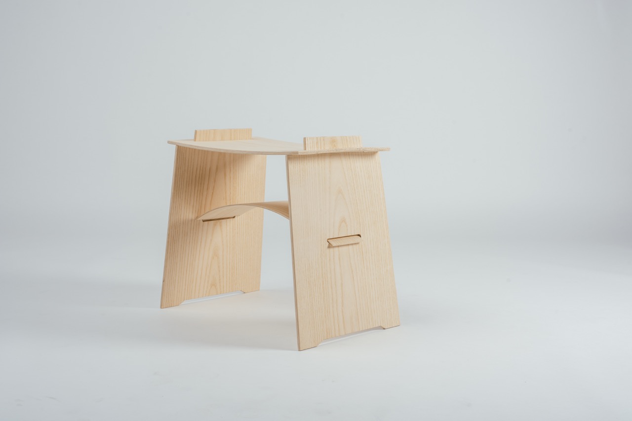 Hocker Bögen schräg von vorn